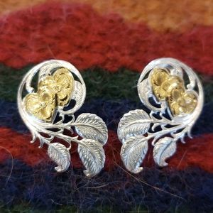 Montana Silversmiths Heart and Leaves Earrings